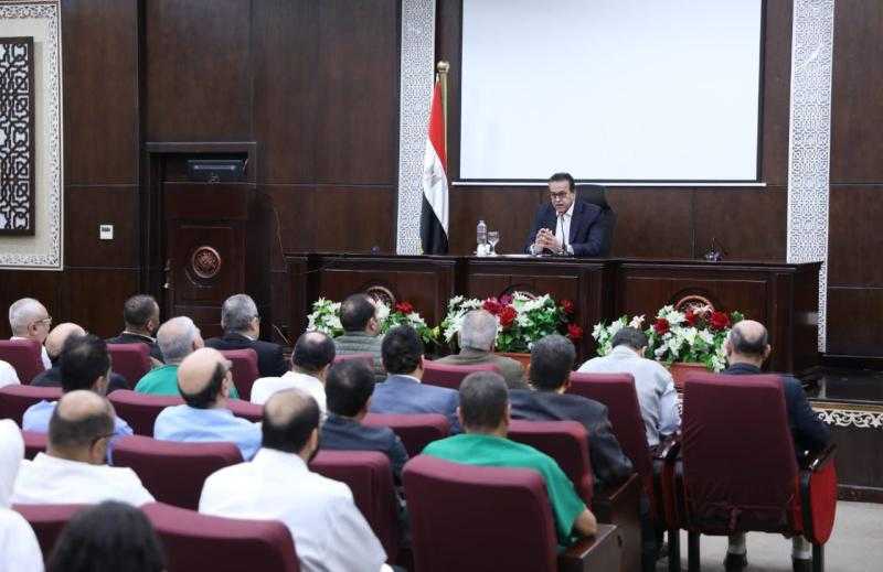 الدكتور خالد عبدالغفار يوجه بالتنسيق لزيادة أعداد أطباء التخدير  في معهد القلب وتسريع إجراءات إصدار القرارات العلاجية وخفض مدة انتظار المرضى