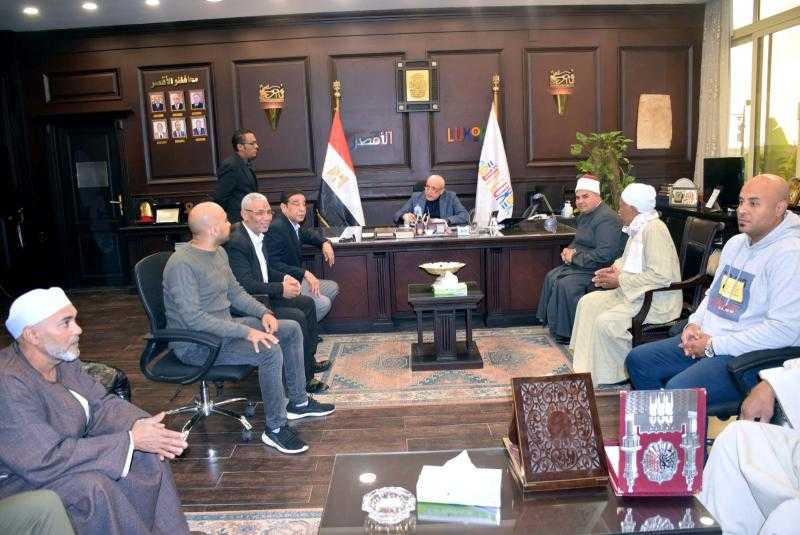 محافظ الأقصر يستقبل عضو مجلس النواب لحل مشكلات المواطنين
