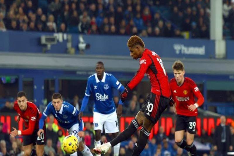 مانشستر يونايتد ضد إيفرتون