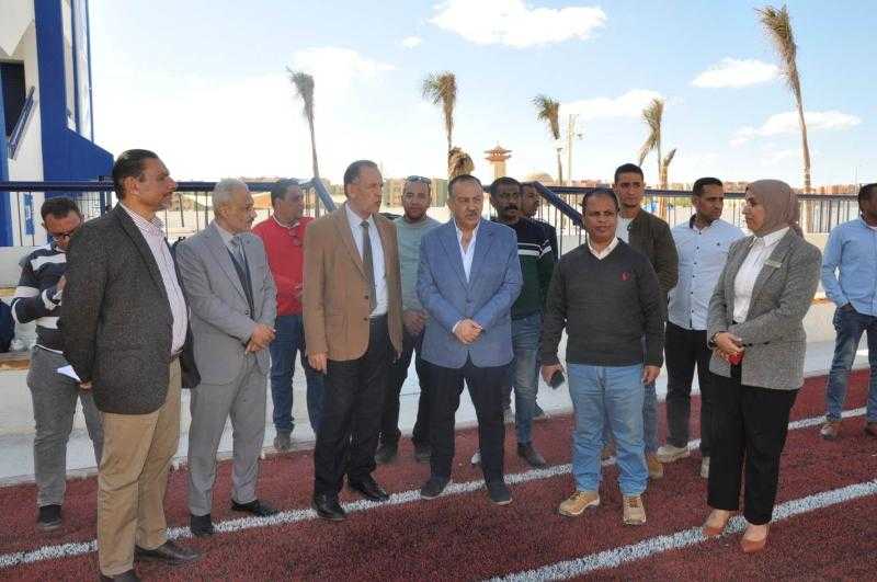 محافظ أسيوط يتفقد مدرسة WE للتكنولوجيا التطبيقية لمتابعة سير العملية التعليمية