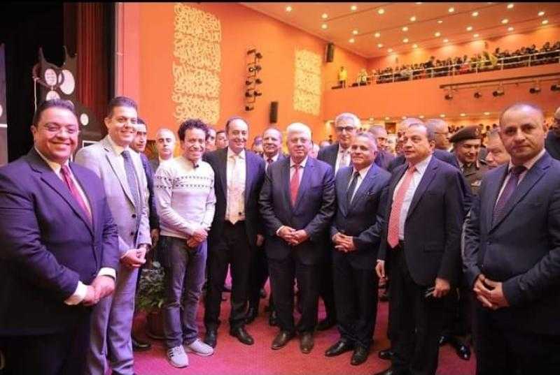 وزير التعليم العالي والبحث العلمي ورئيس جامعة السويس يشهدان العرض المسرحي ( SALE ) بحضور طلاب من مختلف الجامعات المصرية