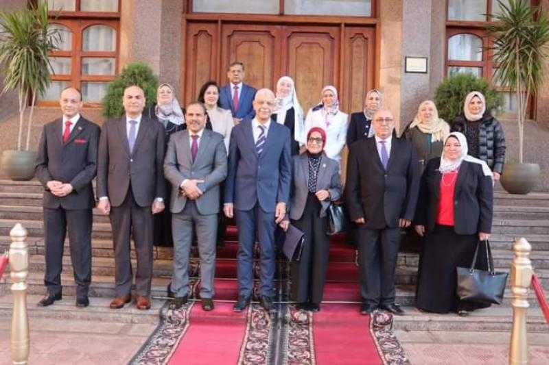 رئيس جامعة المنوفية يستقبل فريق الهيئة القومية لضمان جودة التعليم والاعتماد قبل زيارته لكلية الطب