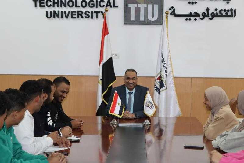 رئيس جامعة طيبة التكنولوجية بالأقصر يجتمع بمجلس اتحاد الطلاب الجديد