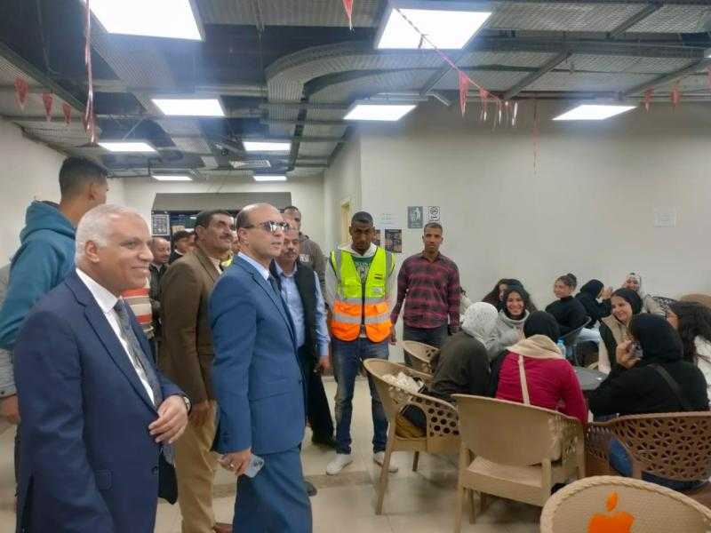 الدكتور المنشاوي يتفقد جامعة أسيوط الأهلية للاطمئنان على انضباط العملية التعليمية بكليات الجامعة