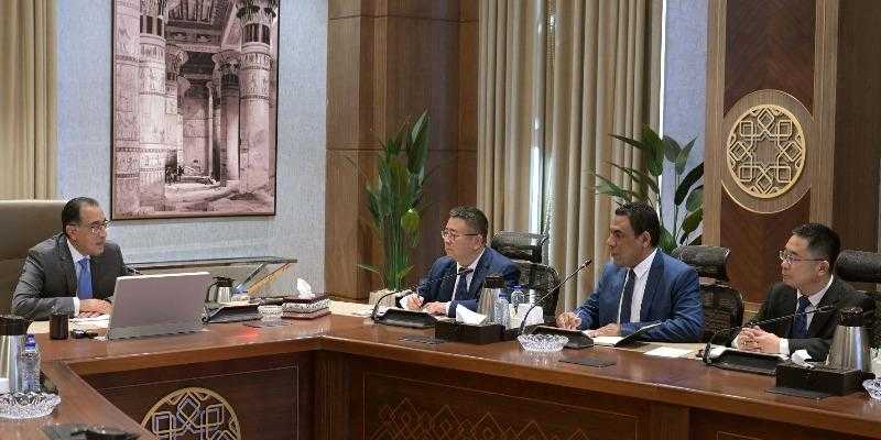 ”إنتاج السيارات وقطع الغيار”.. مدبولي: مستعدون لتقديم مختلف الدعم الممكن للمشروع