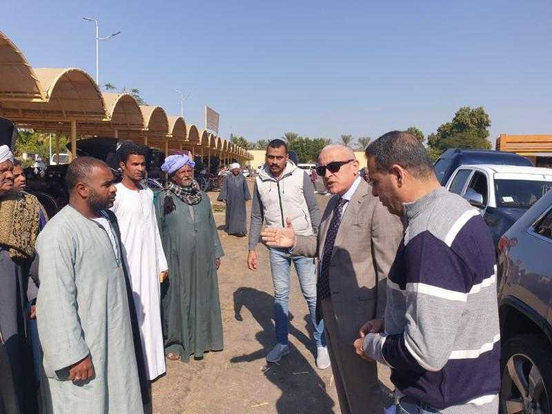 محافظ الأقصر يوجه بتطوير ورفع كفاءة ساحة مسجد السيد يوسف بالكرنك بما يتناسب مع الهوية البصرية