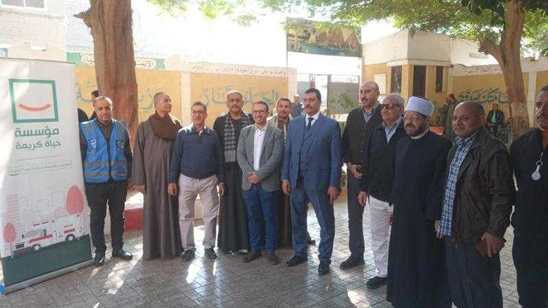 محافظ أسيوط: تنظيم قافلة طبية بمدرسة مهرات خلاف الإعدادية بنات بمركز القوصية لتقديم الخدمات الطبية والعلاج بالمجان