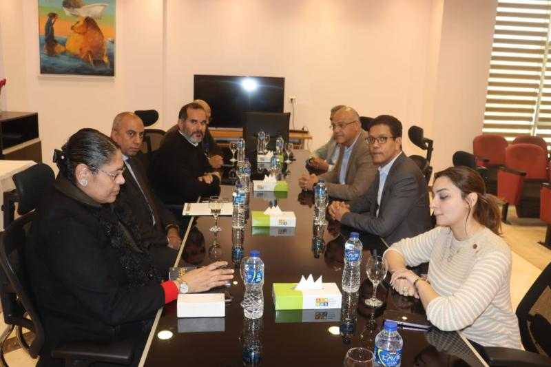 محافظ القليوبية ورئيس جامعة بنها يناقشان إنشاء مبني أكاديمي لتقديم برامج دراسية فى العلوم الطبية بالتعاون مع مستشفى الناس