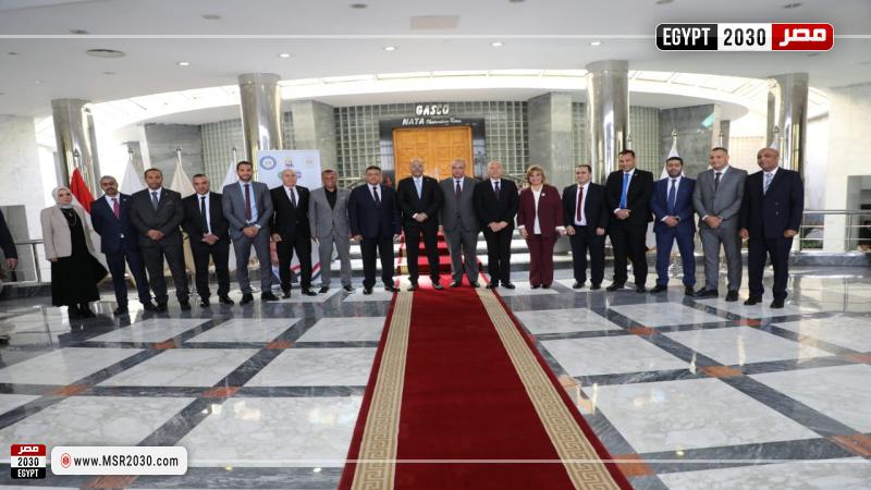 محافظ القاهرة ووزير العمل