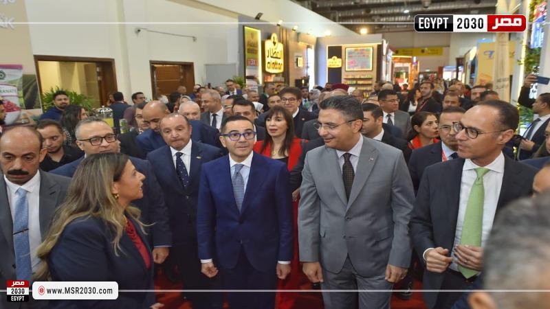 وزير الاستثمار والتجارة الخارجية