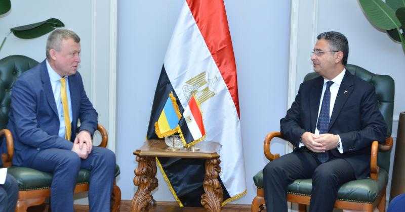وزير التموين يجتمع مع السفير الأوكراني لتعزيز التعاون في مجال السلع الغذائية