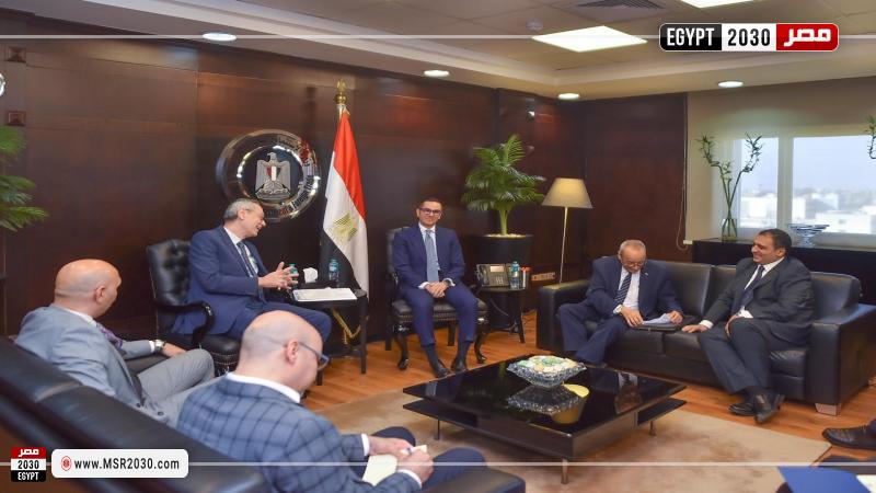 وزير الاستثمار والتجارة الخارجية