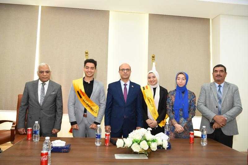 الدكتور المنشاوي يلتقي مجلس اتحاد طلاب جامعة أسيوط الأهلية للعام الجامعي ٢٠٢٤/ ٢٠٢٥