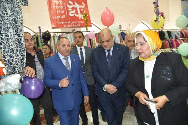 محافظ بورسعيد يفتتح المعرض الشتوي المخصص لتوزيع الملابس علي الأسر الأولى بالرعاية