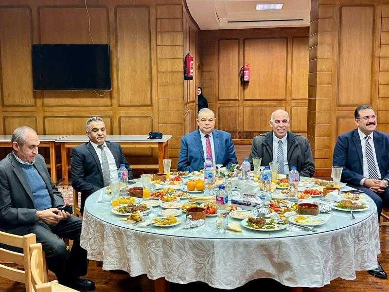 رئيس جامعة كفر الشيخ يجتمع بمجلس اتحاد طلاب الجامعة