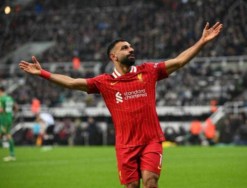 عاجل | إدارة ليفربول تُحدد بديل محمد صلاح من الدوري الإيطالي