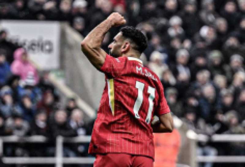 محمد صلاح ينافس 7 نجوم من الدوري الإنجليزي على جائزة الأفضل في الشهر