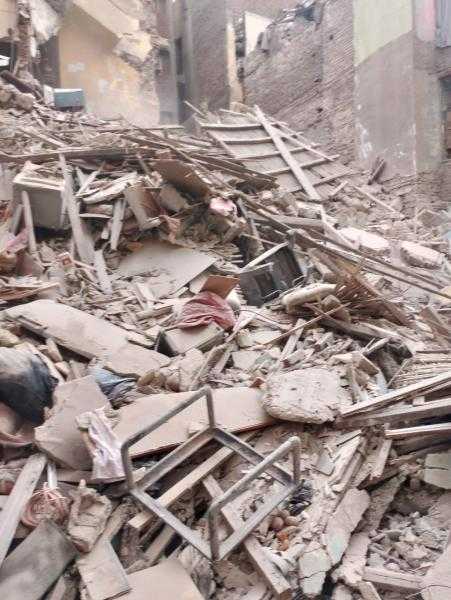 إنهيار عقار مكون من 3 طوابق فى مصر القديمة | صور