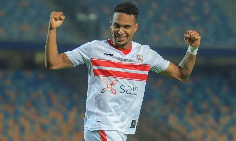 سيف الدين الجزيري يدعم الزمالك من المدرجات أمام فاركو في الدوري المصري