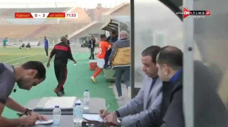 رئيس المنصورة يعلن إيقاف لاعب الفريق بعد واقعة الاعتداء على مدربه