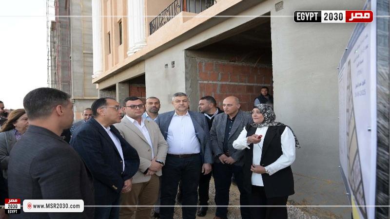 رئيس الوزراء يتفقد مشروعات للإسكان الاستثماري بمدينة بورفؤاد