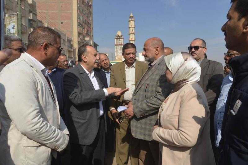 محافظ أسيوط يتفقد موقف ديروط بعد نقله لمنطقة الدلجاوي