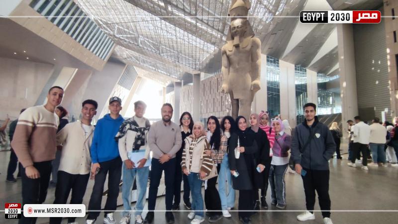 طلاب جامعة حلوان الأهلية