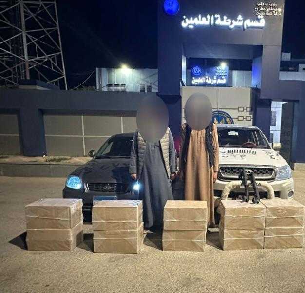 ضبط عاطلان بمطروح وبحوزتهما 5 آلاف علبة سجائر ”مجهولة المصدر ومهربة جمركياً”