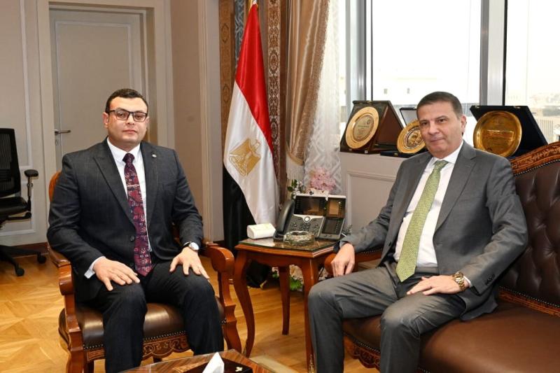 وزيرا الإسكان والزراعة يبحثان عددًا من الموضوعات المشتركة.. وسبل تعزيز التعاون بين الوزارتين