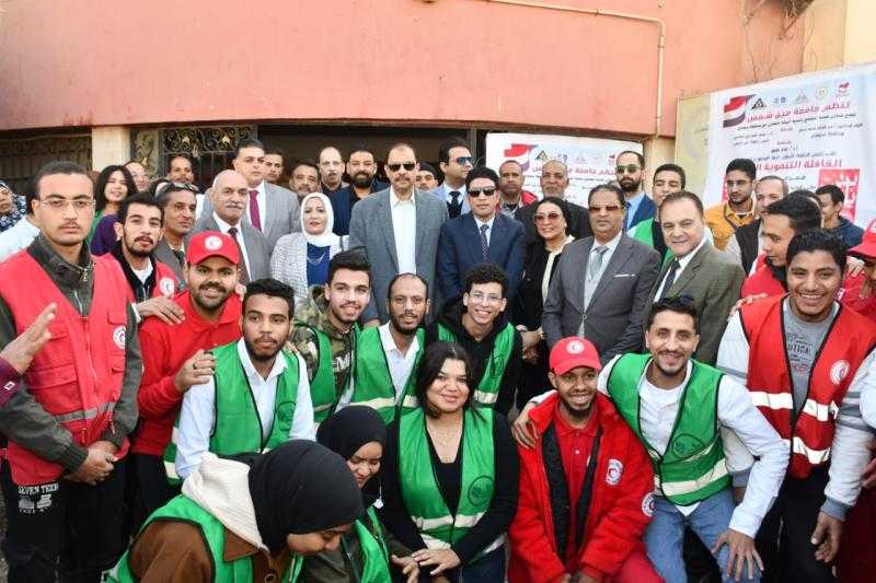 ٢٥٠٠ مستفيد من قافلة جامعة عين شمس التنموية الشاملة لمحافظة سوهاج