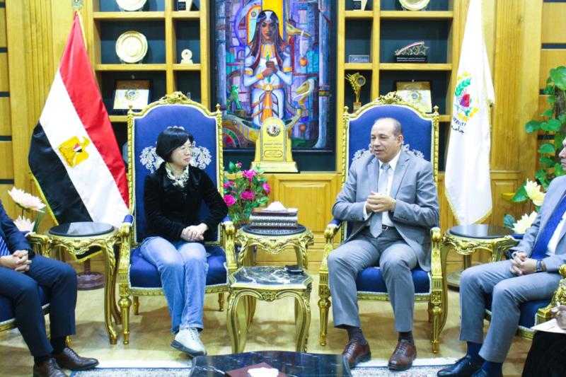 رئيس جامعة المنصورة يستقبل وفد جامعة شنيانغ جيان تشو الصينية لبحث تعزيز سبل التعاون