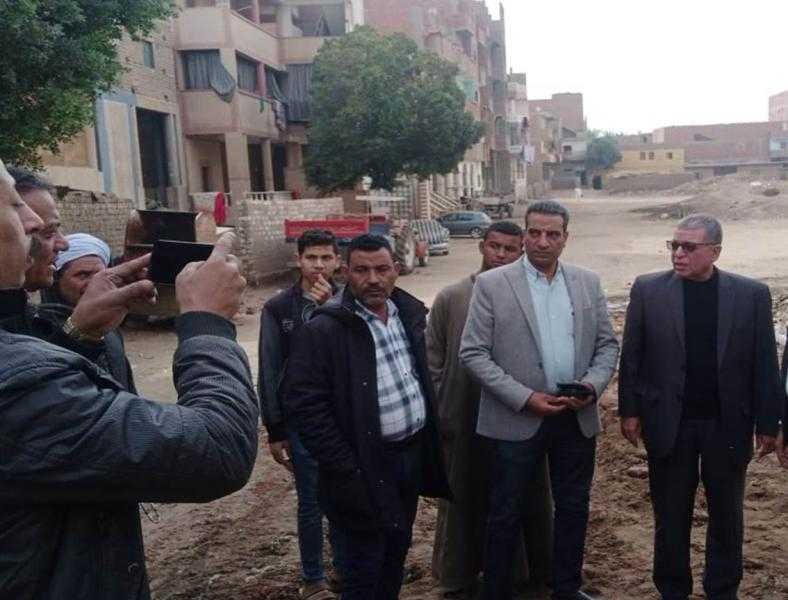 محافظ أسيوط: مواصلة حملات النظافة ورفع تراكمات القمامة ومخلفات هدم المباني بقرية بني حسين بمركز أسيوط