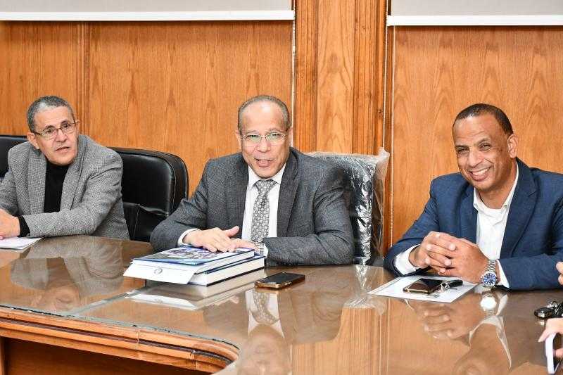 انعقاد اجتماع مستشاري لجان الأنشطة ورعاية الشباب بجامعة قناة السويس