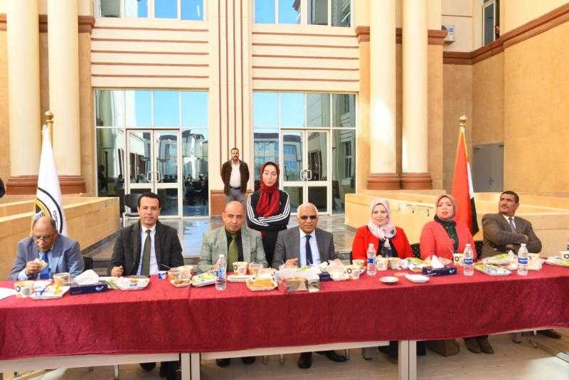 ٢٠٠ طالب وطالبة من مختلف كليات جامعة أسيوط الأهلية يتناولون وجبة الإفطار تحت شعار ”إفطر معانا ...وفطر زمايلك”
