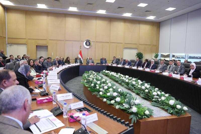 وزير الصناعة والنقل يترأس الاجتماع الثالث عشر للمجموعة الوزارية للتنمية الصناعية