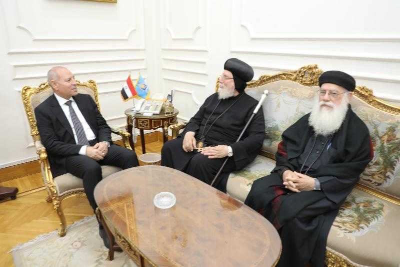 محافظ القاهرة يستقبل وفد من الكنيسة القبطية الأرثوذكسية
