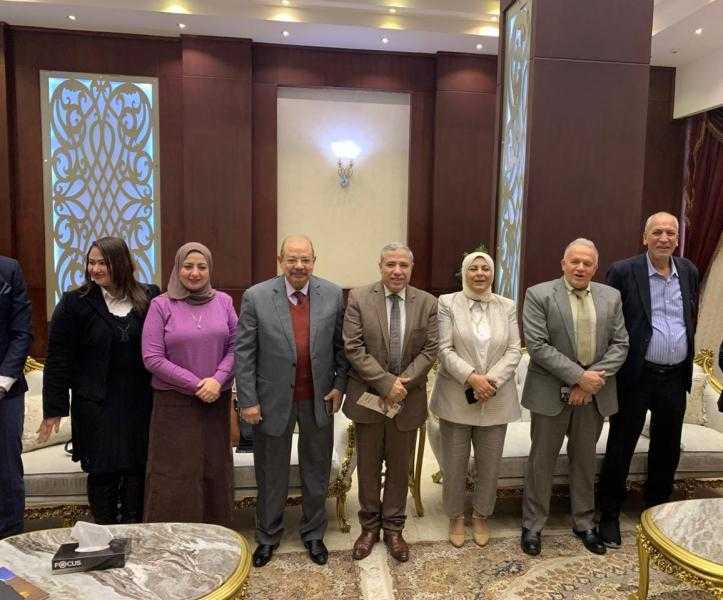وزارة الشباب والرياضة تعقد اجتماعاً تنسيقياً مع وفد من الغرفة التجارية بالقاهرة لتفعيل بنود البرتوكول الثنائي