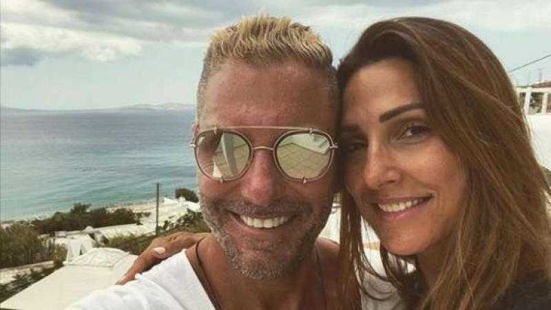 زوجة تامر هجرس تخضع لعملية جراحية في القلب