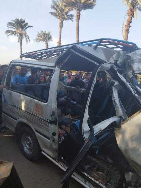 شاهد.. مصرع 13 شخصًا في حادث تصادم مروع على الطريق الزراعي بأسيوط