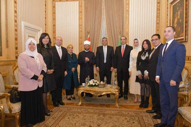 جامعة القاهرة تشارك مؤسسة حياة كريمة احتفالها باليوم الدولي للتضامن الإنساني
