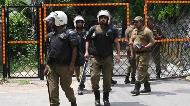 مقتل 16 جنديا بهجوم لمسلحين في باكستان