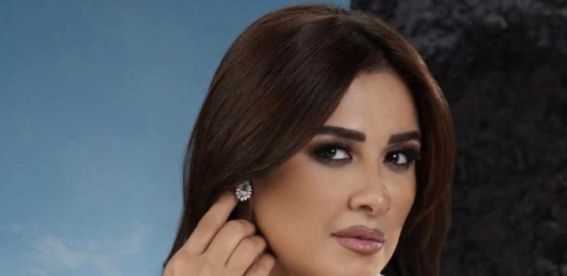 ياسمين عبدالعزيز