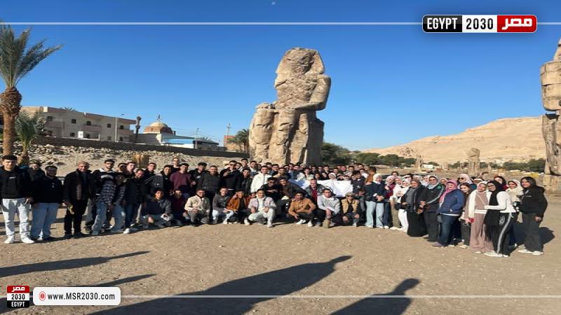 طلاب جامعة أسيوط الأهلية