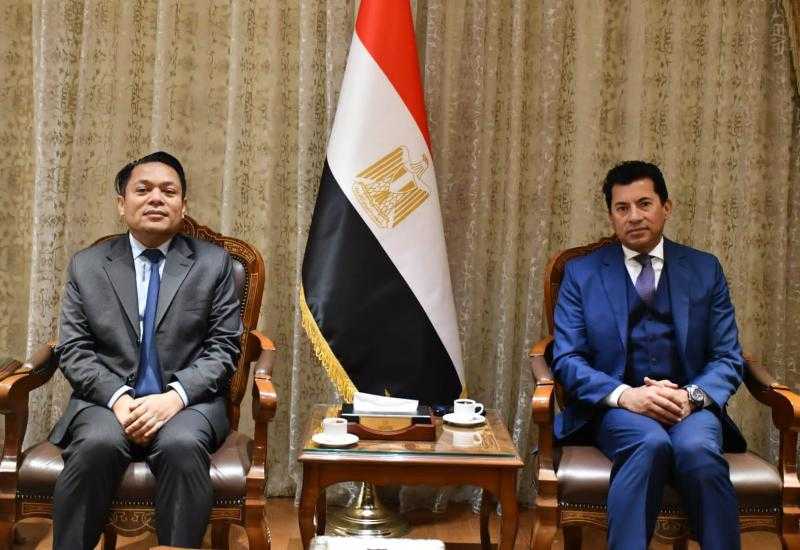 وزير الشباب والرياضة يستقبل السفير الماليزي بمصر لتعزيز التعاون  بين البلدين في المجال الشبابي والرياضي