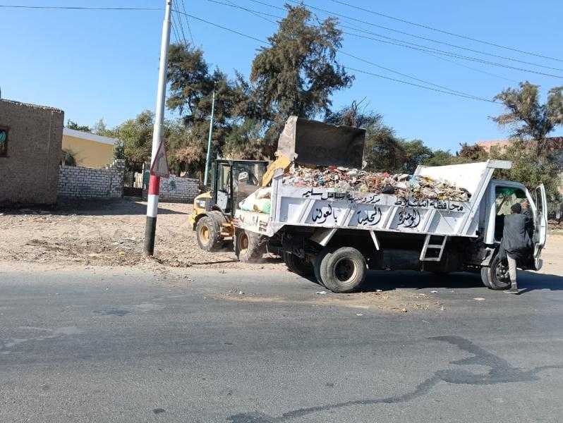 محافظ أسيوط: رفع تراكمات القمامة ورفع 30 طن مخلفات من شوارع ساحل سليم خلال يوم