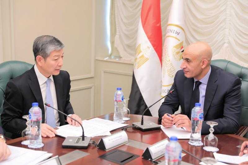 وزير التربية والتعليم يبحث مع سفير الصين بالقاهرة تعزيز التعاون في المشروعات ذات الاهتمام المشترك