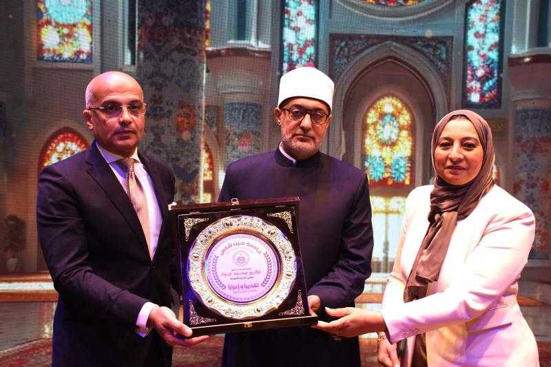 مفتي الديار المصرية : التصدي للفكر المتشدد والمتطرف مسؤولية جميع المؤسسات
