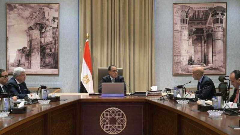 رئيس الوزراء يناقش المقترحات لتحقيق الانضباط داخل لجان الثانوية العامة