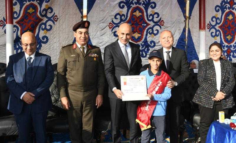 قوات الدفاع الشعبي والعسكري تنظم بالتعاون مع وزارة التربية والتعليم زيارة لمدرسة الشهيد احمد ابوبكر العسكرية التابعة لإدارة السلام التعليمية بالقاهرة