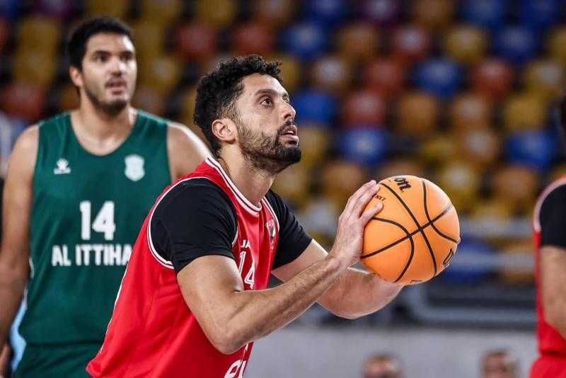 أحمد مهيب: الإصرار والعزيمة وراء تتويج «رجال سلة الأهلي» بدوري المرتبط